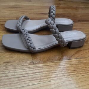 Nude Sandals with braided straps